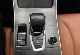 Подержанный автомобиль Omoda C5 2023 года (18 фото)