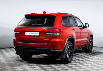 Подержанный автомобиль Jeep Grand Cherokee 2017 года (5 фото)