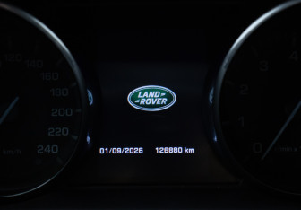 Подержанный автомобиль Land Rover Discovery Sport 2015 года (12 фото)