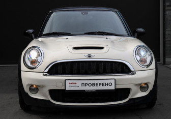 Подержанный автомобиль MINI Hatch 2008 года (2 фото)