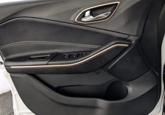 Подержанный автомобиль Москвич 3е 2023 года (19 фото)