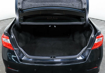 Подержанный автомобиль Toyota Camry Sedan 2014 года (16 фото)