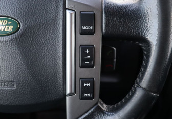 Подержанный автомобиль Land Rover Discovery 2008 года (17 фото)