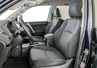 Подержанный автомобиль Toyota Land Cruiser Prado 2018 года (20 фото)