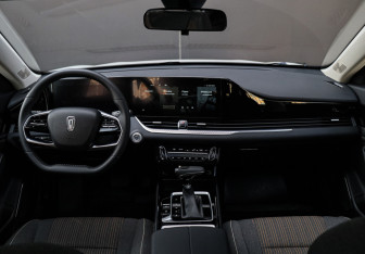 Подержанный автомобиль FAW Bestune B70 2023 года (9 фото)