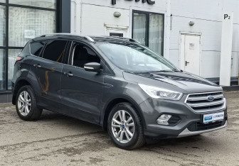 Подержанный автомобиль Ford Kuga 2018 года (3 фото)