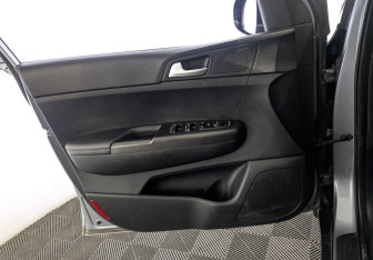 Подержанный автомобиль Kia Sportage 2019 года (19 фото)