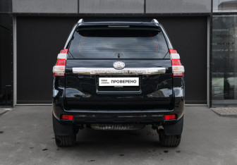 Подержанный автомобиль Toyota Land Cruiser Prado 2013 года (5 фото)