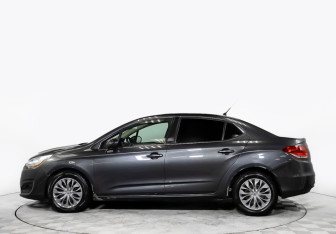 Подержанный автомобиль Citroen C4 Sedan 2013 года (6 фото)