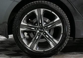 Подержанный автомобиль Kia K5 2020 года (20 фото)
