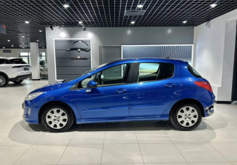 Подержанный автомобиль Peugeot 308 Hatchback 2009 года (6 фото)