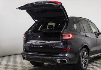 Подержанный автомобиль BMW X5 2019 года (19 фото)