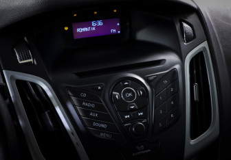 Подержанный автомобиль Ford Focus Sedan 2011 года (15 фото)