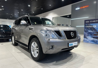 Подержанный автомобиль Nissan Patrol 2013 года (3 фото)