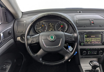 Подержанный автомобиль Skoda Octavia Wagon 2012 года (25 фото)