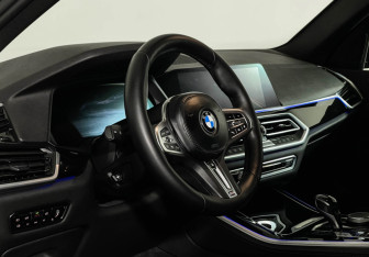 Подержанный автомобиль BMW X5 2020 года (11 фото)