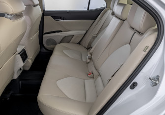 Подержанный автомобиль Toyota Camry Sedan 2021 года (12 фото)