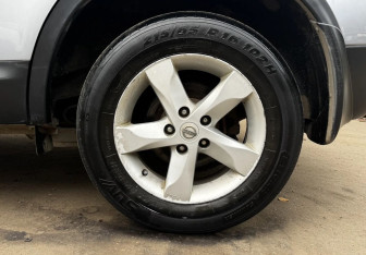 Подержанный автомобиль Nissan Qashqai 2013 года (13 фото)
