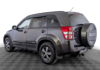 Подержанный автомобиль Suzuki Grand Vitara 2012 года (7 фото)
