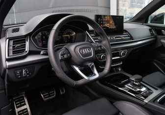 Подержанный автомобиль Audi Q5 2025 года (17 фото)