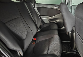 Подержанный автомобиль Hyundai Solaris Sedan 2013 года (10 фото)