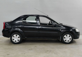 Подержанный автомобиль Renault Logan Sedan 2013 года (4 фото)