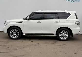 Подержанный автомобиль Nissan Patrol 2011 года (8 фото)