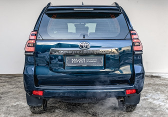 Подержанный автомобиль Toyota Land Cruiser Prado 2021 года (5 фото)