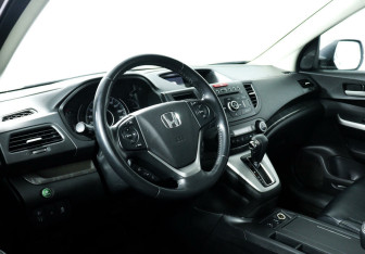 Подержанный автомобиль Honda CR-V 2014 года (11 фото)