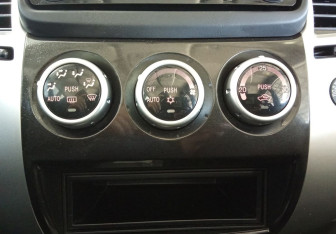 Подержанный автомобиль Mitsubishi Pajero Sport 2014 года (14 фото)