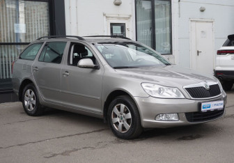 Подержанный автомобиль Skoda Octavia Wagon 2009 года (3 фото)