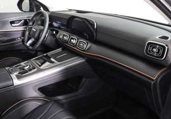 Подержанный автомобиль Jaecoo J8 2024 года (10 фото)