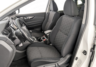 Подержанный автомобиль Nissan Qashqai 2015 года (20 фото)