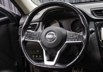Подержанный автомобиль Nissan X-Trail 2021 года (17 фото)