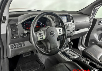 Подержанный автомобиль Nissan Pathfinder 2010 года (21 фото)