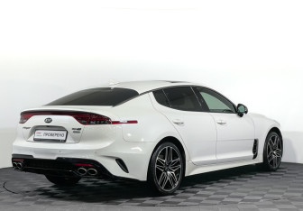 Подержанный автомобиль Kia Stinger 2021 года (5 фото)