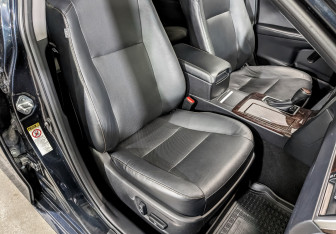 Подержанный автомобиль Toyota Camry Sedan 2017 года (24 фото)