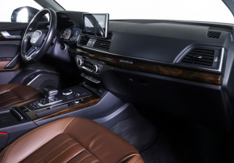 Подержанный автомобиль Audi Q5 2017 года (10 фото)