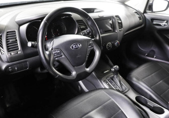 Подержанный автомобиль Kia Cerato Sedan 2013 года (7 фото)