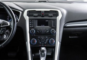 Подержанный автомобиль Ford Mondeo Sedan 2018 года (9 фото)