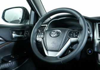 Подержанный автомобиль Toyota Highlander 2014 года (13 фото)