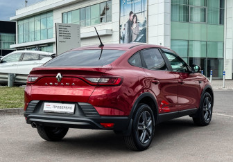 Подержанный автомобиль Renault Arkana 2019 года (5 фото)