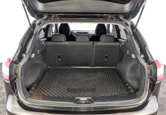Подержанный автомобиль Nissan Qashqai 2014 года (10 фото)