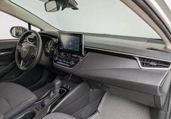 Подержанный автомобиль Toyota Corolla Sedan 2022 года (2 фото)