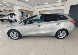 Подержанный автомобиль Kia Ceed Wagon 2015 года (8 фото)