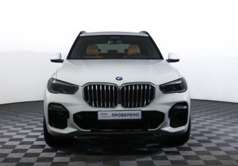 Подержанный автомобиль BMW X5 2019 года (2 фото)