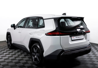 Подержанный автомобиль Toyota RAV4 2025 года (7 фото)