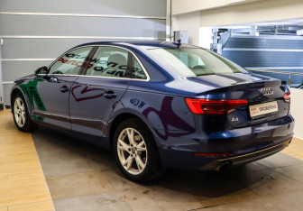 Подержанный автомобиль Audi A4 Sedan 2016 года (6 фото)