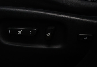 Подержанный автомобиль Lexus RX 2011 года (18 фото)