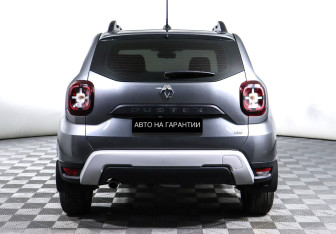 Подержанный автомобиль Renault Duster 2021 года (4 фото)